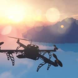 drone sobrevoando paisagem